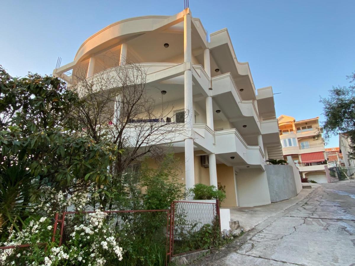 Dajkovic Apartmani Бар Екстер'єр фото